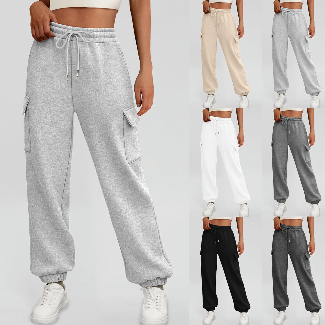 Chic and stylish high cargo sweatpants for women