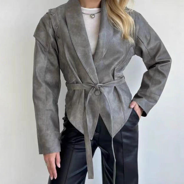 Veste élégante pour femmes en cuir synthétique avec détails décoratifs Lune London