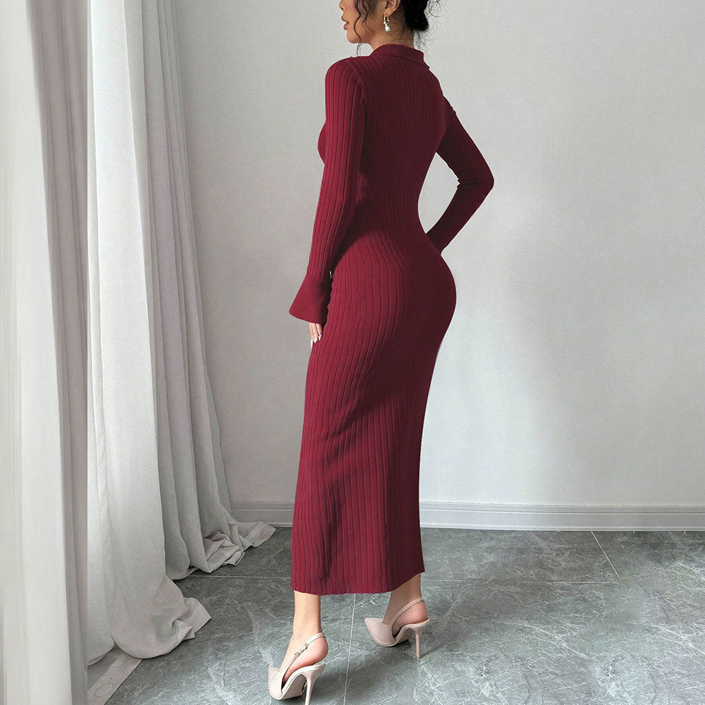 Robe longue à manches longues pour femmes avec un design côtelé près du corps et un col élégant Chic & Stil