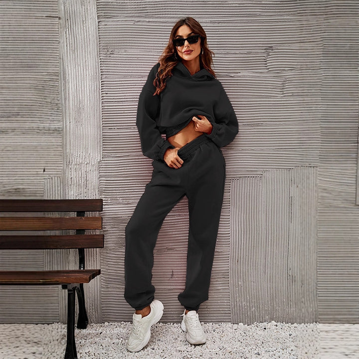 Chic & Stil Women's Sports Leisure Set with Oversized Hoodie and Elastic Joggers