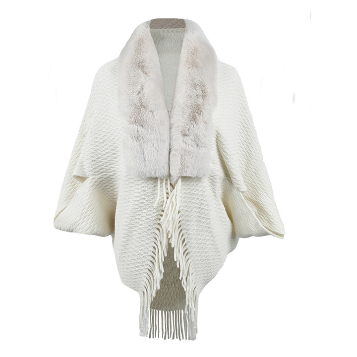 Ladies fashion poncho with luxurious faux fur collar Lune London