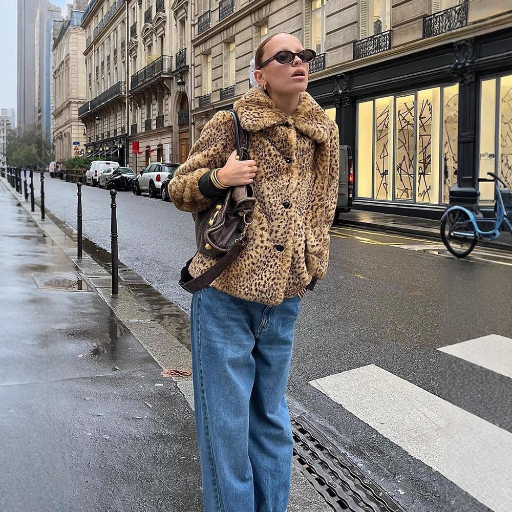 Women's Boxy Short Coat made of Faux Fur with Allover Leopard Print and Foldable Shawl Collar Amarae