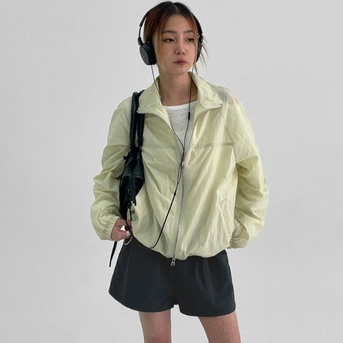 Veste coupe-vent légère pour femmes avec col haut Chic & Stil