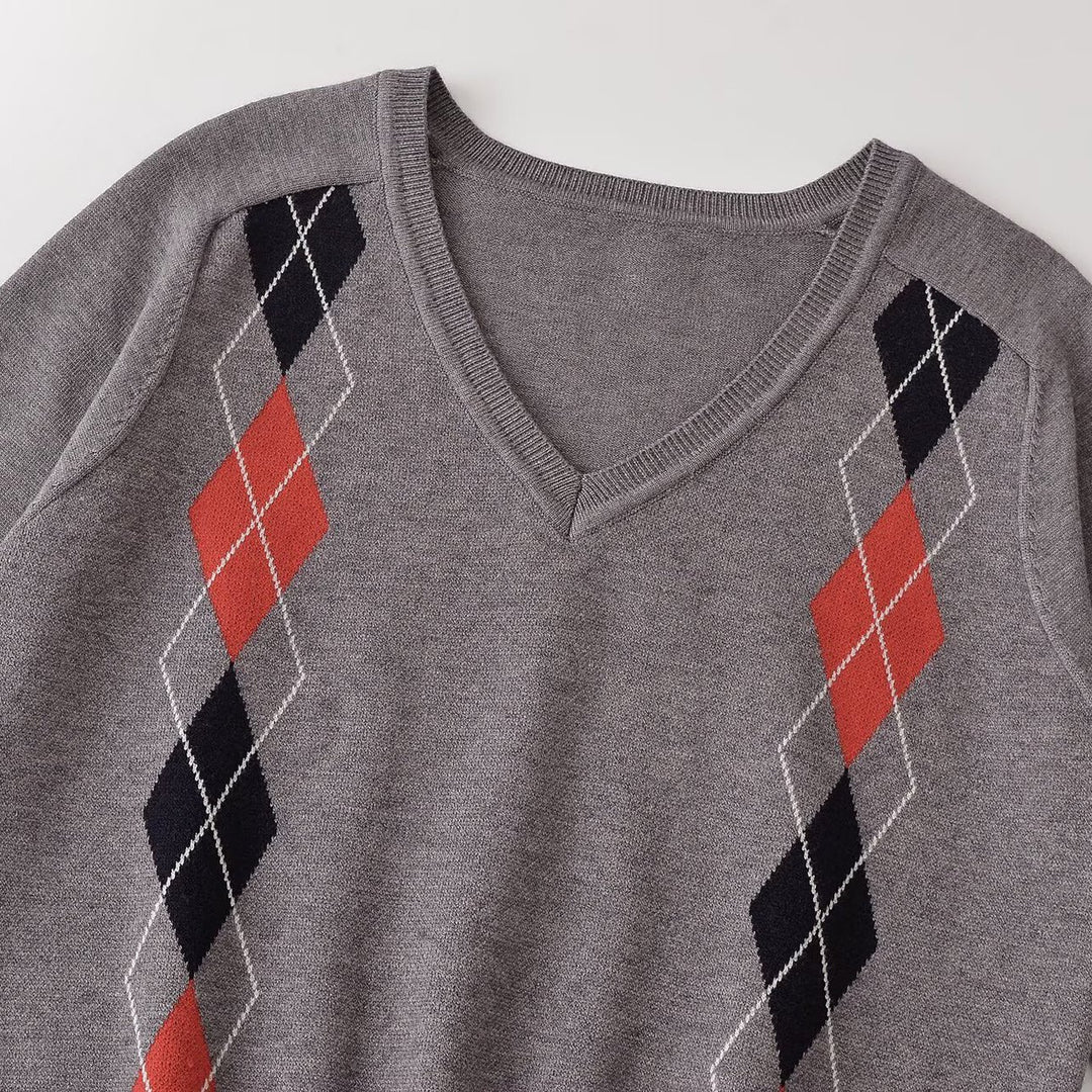 Women's V-Neck Sweater with Diamond Pattern and Casual Oversized Cut Amarae