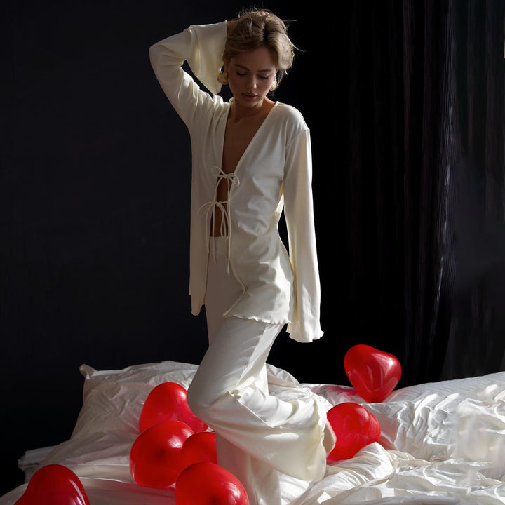 Two-piece casual set for women with an elegant lacing detail at the front and a soft fabric Lune London