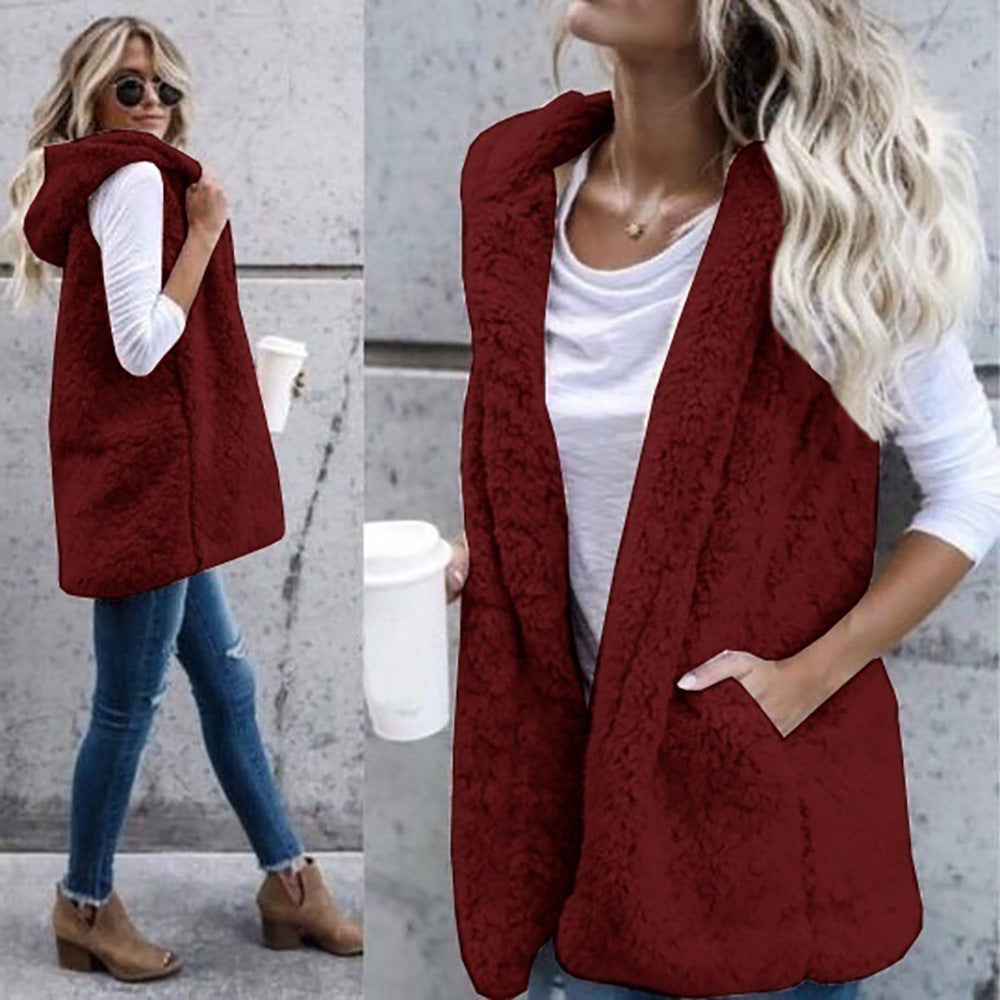Women's fleece vest with open design and practical pockets Lune London