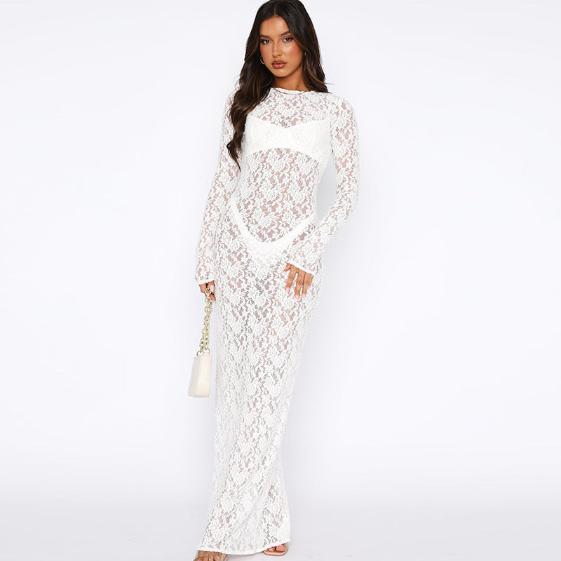 Ladies Elegant Maxi Dress in Lace with Long Sleeves and Chic Transparent Accents Style
