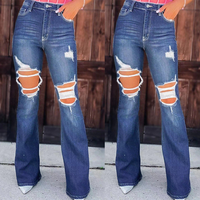 Flared jeans for women with a distressed look, featuring high pockets and frayed hem Chic & Stil