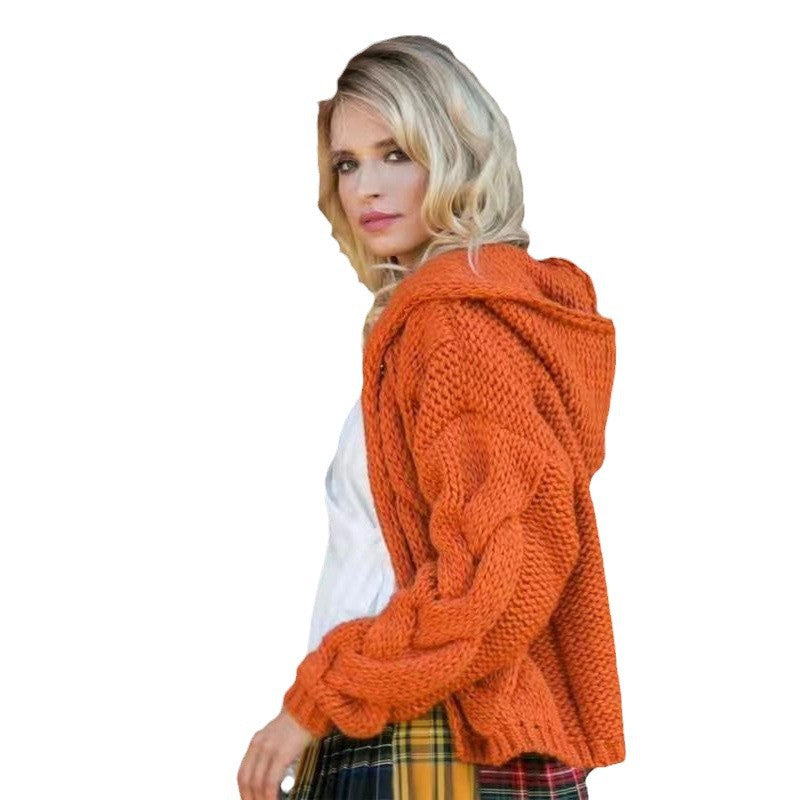 Knitted hooded jacket for ladies with a bulky fabric and a textured pattern Lune London