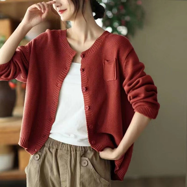 Cardigan pour femmes à devant ouvert avec des détails de boutons décoratifs Chic & Stil