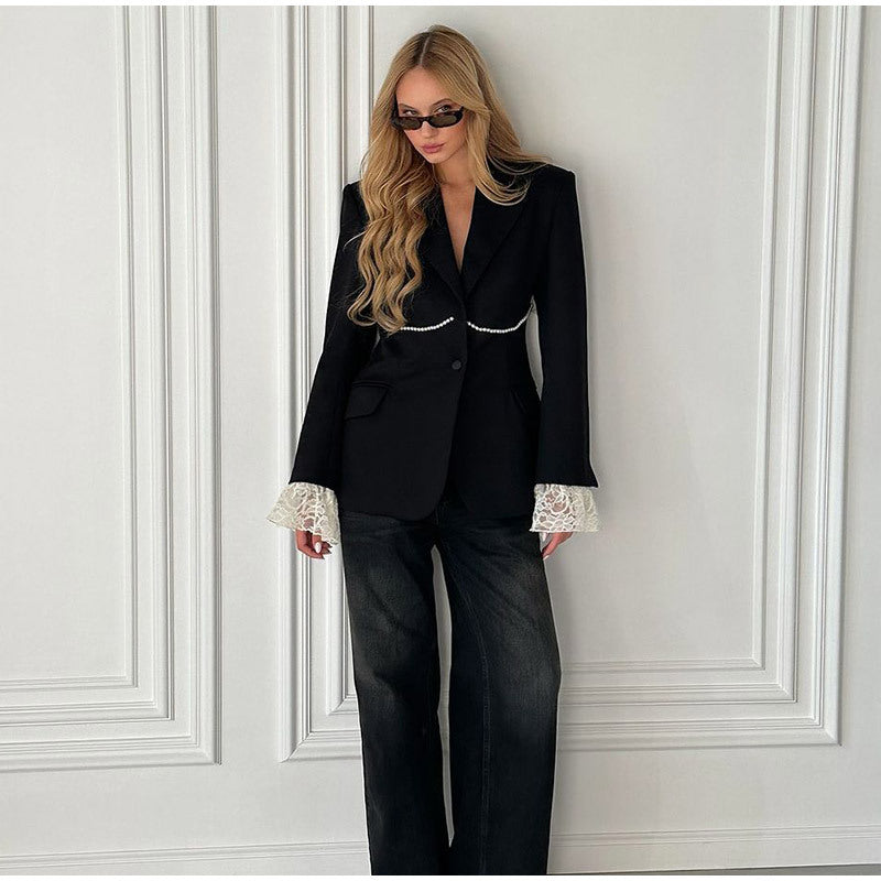 Elegant blazer jacket for women with a relaxed fit and remarkable sleeves Lune London