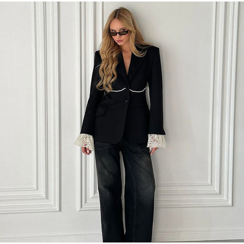 Elegant blazer jacket for women with a relaxed fit and remarkable sleeves Amarae