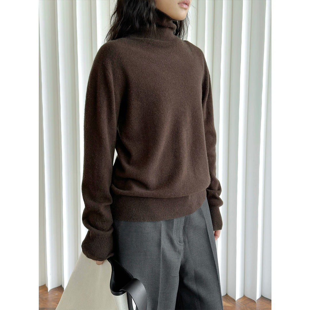 Women's Fine Cashmere-Style Rollneck Sweater with Relaxed Fit and Ribbed Cuffs Amarae