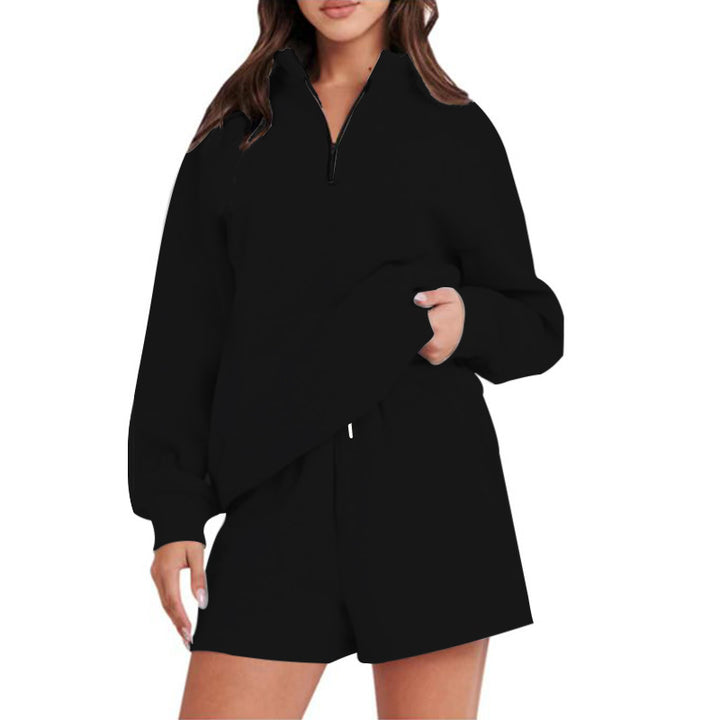 Comfortable leisure set for women with half-zip closure and shorts Lune London