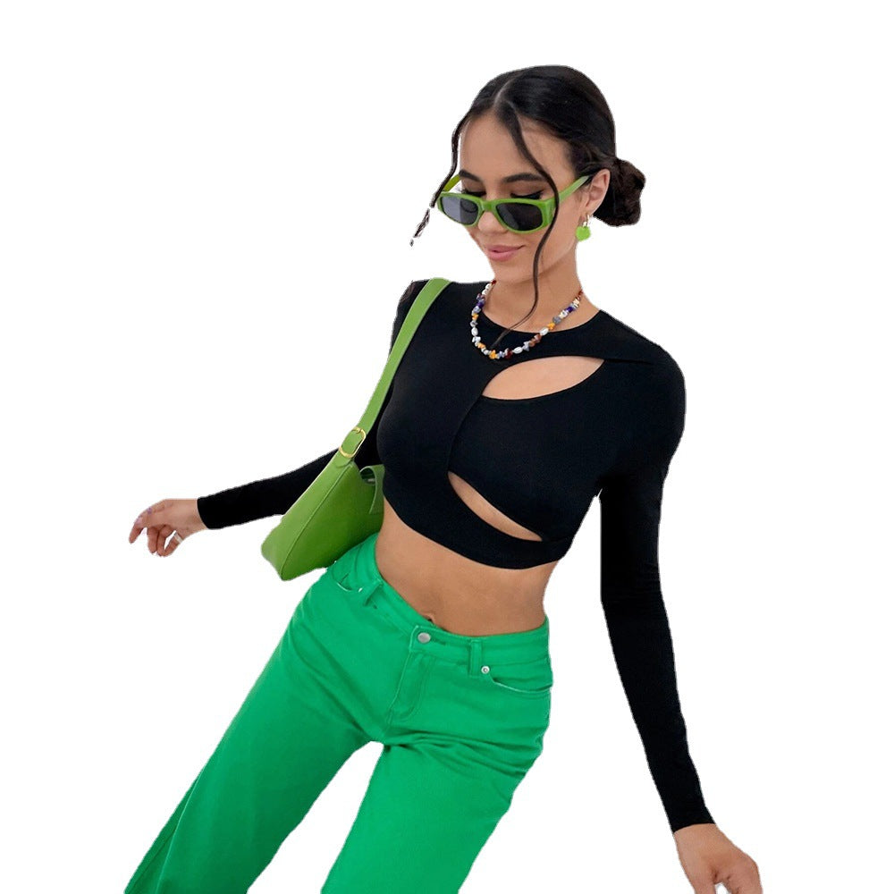 Chic & Stil women's short top with asymmetric cut design and trendy long sleeves