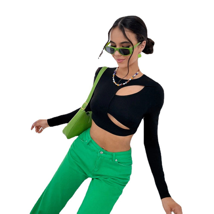 Chic & Stil women's short top with asymmetric cut design and trendy long sleeves