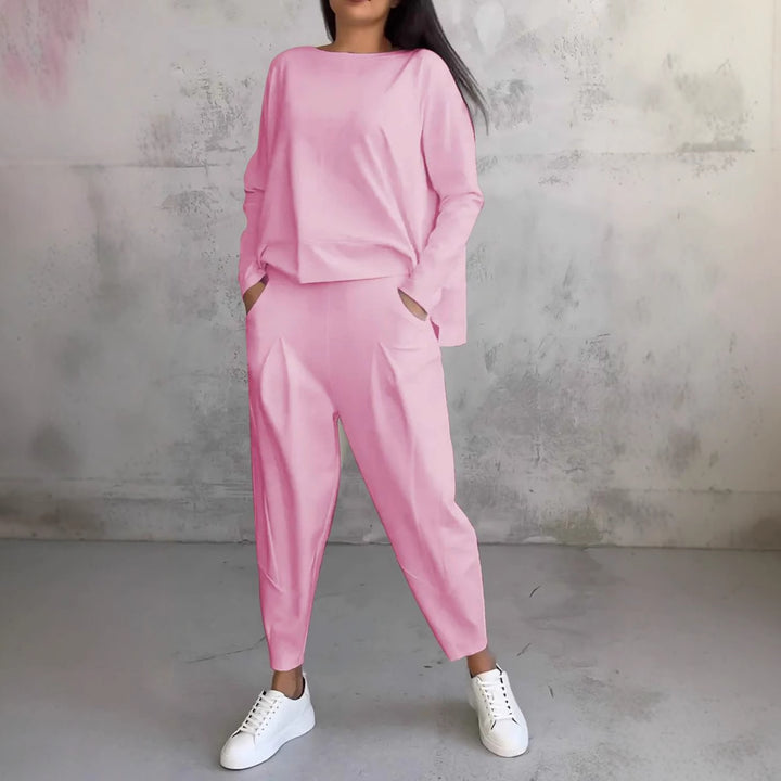 Women Comfortable leisure set with loose fit and pockets Lune London