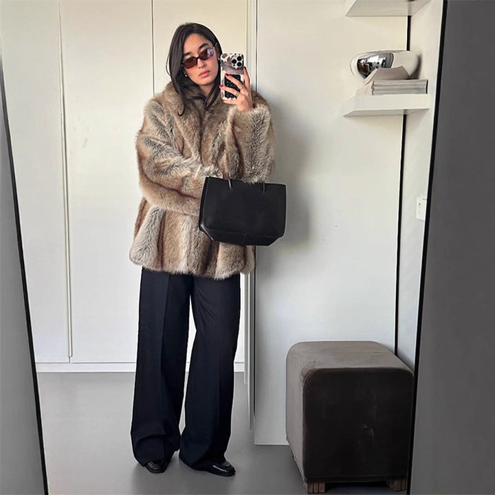 Women Short Fur Coat in Boxy Cut with Striped Faux Fur Look Amarae