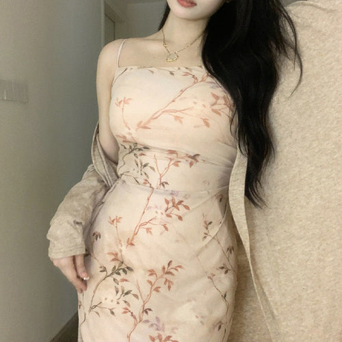 Women's elegant maxi dress with floral pattern and elegant neckline