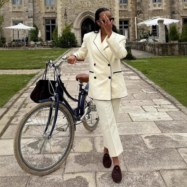 Women's cropped trousers with crease, straight leg and fine waist piping Amarae