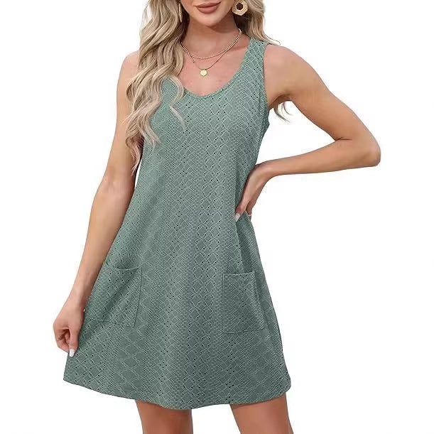 Women's casual dress with pockets and V-neck Lune London