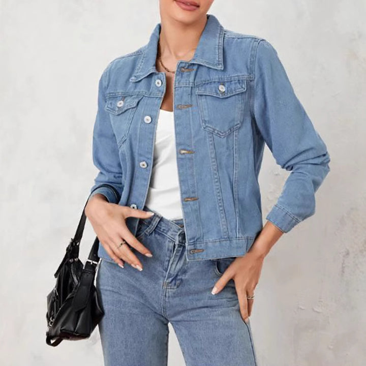 Veste en jean pour femmes au design classique et moderne avec silhouette cintrée Chic & Stil