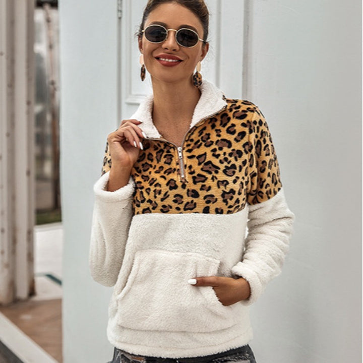 Teddy jacket for women with trendy leopard design and cozy material Lune Londonl
