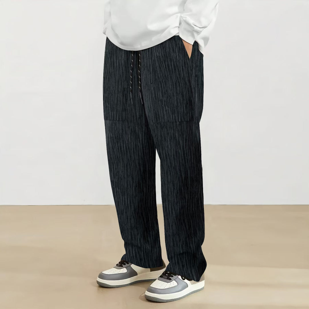 Casual men's pants with an innovative structured design and practical pockets Lune London
