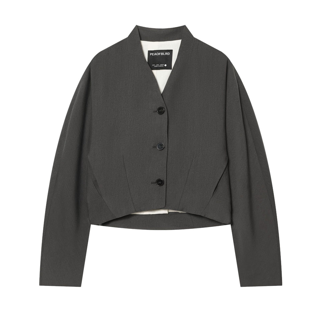 Ladies cropped blazer with boxy silhouette and deep V-neckline Amarae