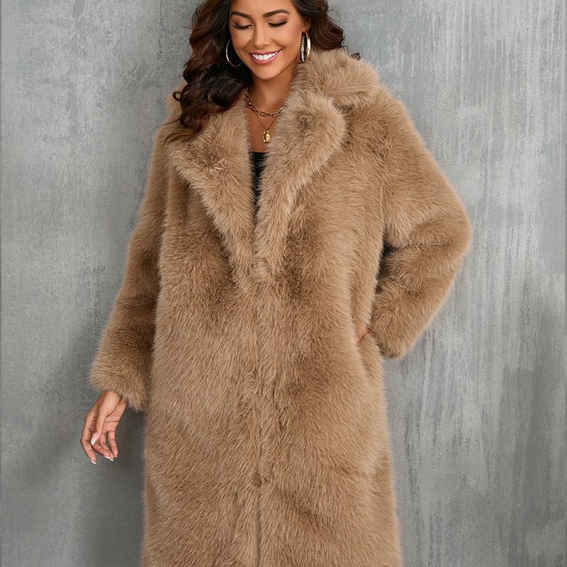 Women's Luxurious Faux Fur Coat with Elegant Cut Lune London