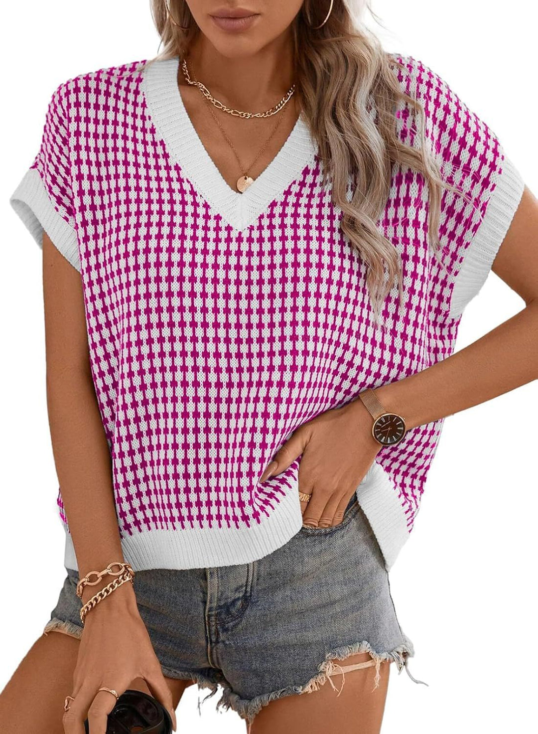 Viscose top for women with a modern check pattern and a chic V-neck