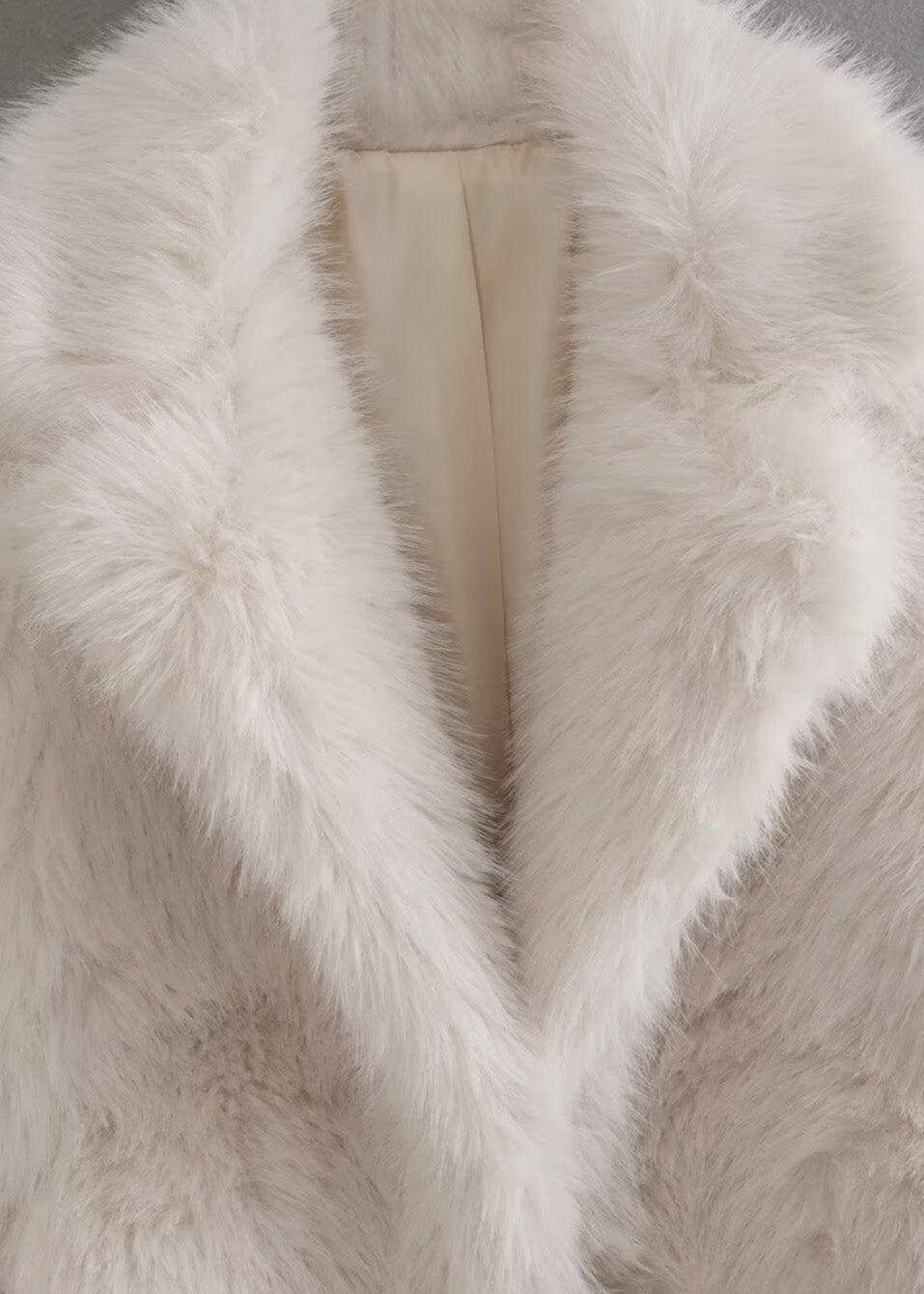 Lune London | Elegant Women's Winter Jacket with Soft Faux Fur