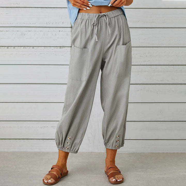 Trendy leisure pants for women with practical pockets and elastic straps Lune London