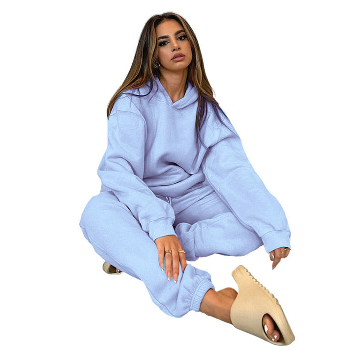 Women's comfortable hooded suit made of high-quality sweatshirt material Chic & Stil