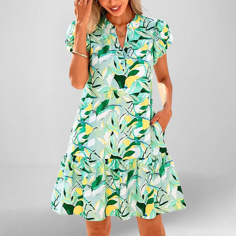 Robe courte à manches courtes fluides pour femmes avec ourlet froncé raffiné Chic & Stil
