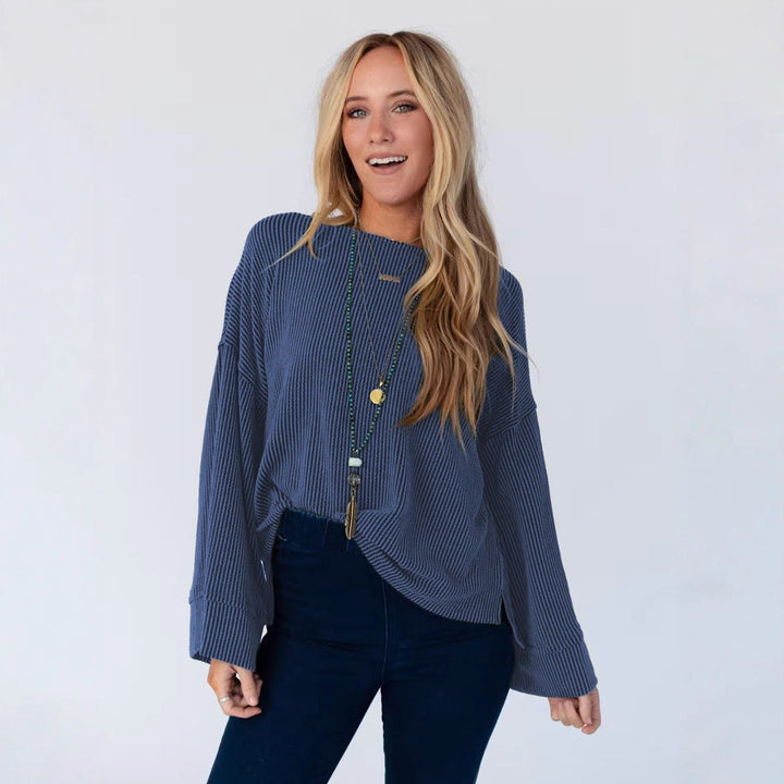 Oversized casual t-shirt for women with textured pattern Lune London