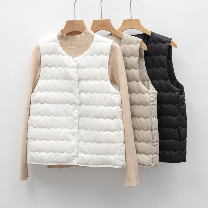 Ladies light quilted jacket with elastic inserts Lune London