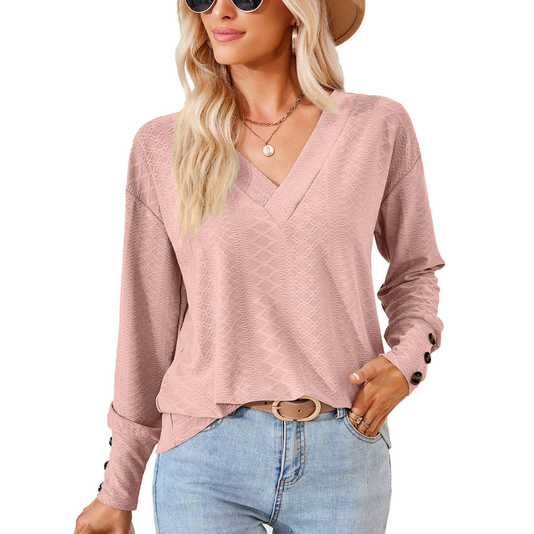 Long sleeve blouse for women with a refined V-neckline and a structured design Lune London