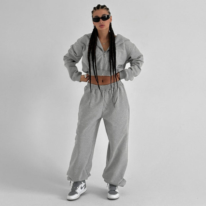 Ladies casual sporty outfit with a relaxed fit Lune London