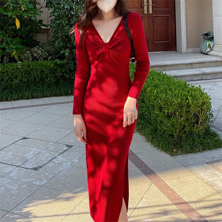 Robe tricotée pour femmes avec un décolleté en V profond et une fente sur le côté Chic & Stil