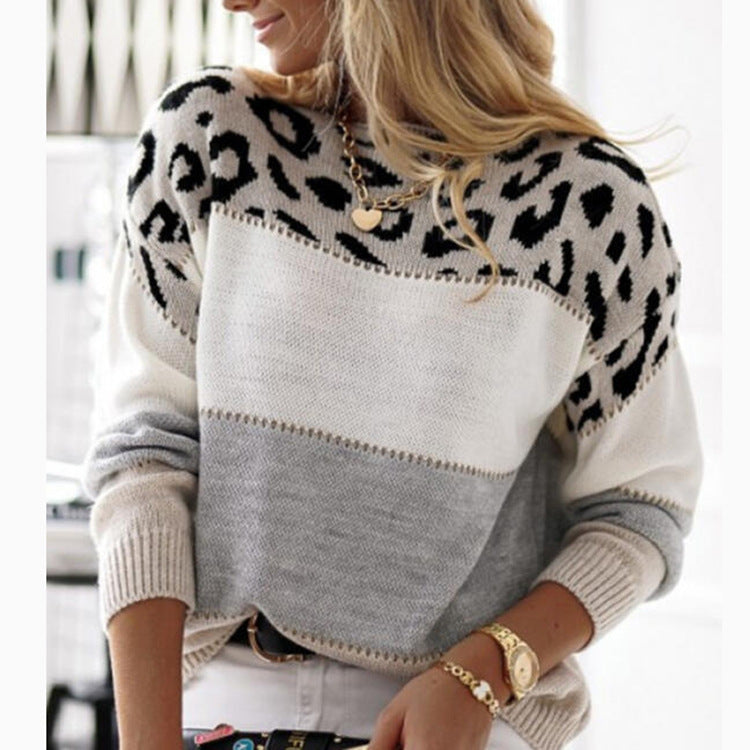 Chic and stylish oversized sweater for women with leopard print