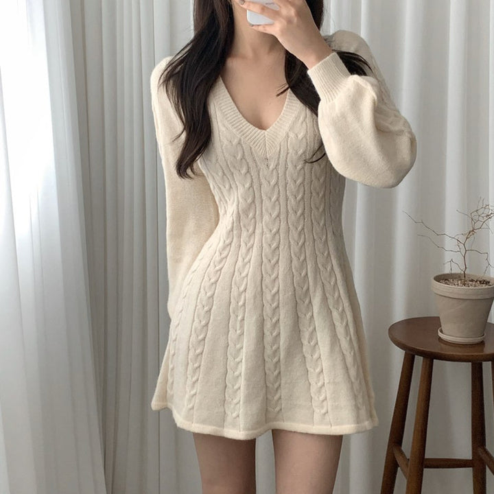 Robe en tricot pour femmes avec décolleté en V et design sans manches Chic & Stil