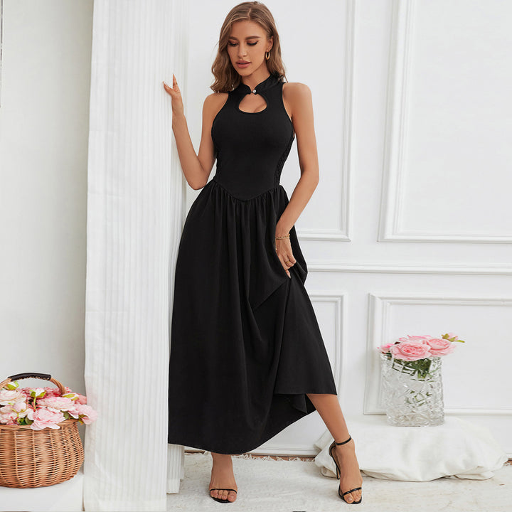 Robe maxi femme avec un col en forme de trou de serrure élégant et une jupe fluide Chic & Stil