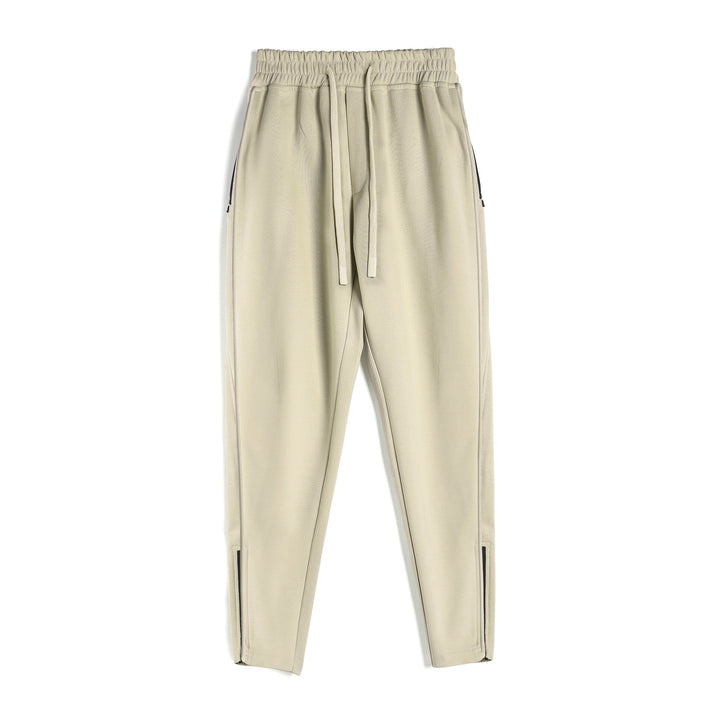 Sporty jogging pants for men with elastic waistband and side zip pockets Lune London
