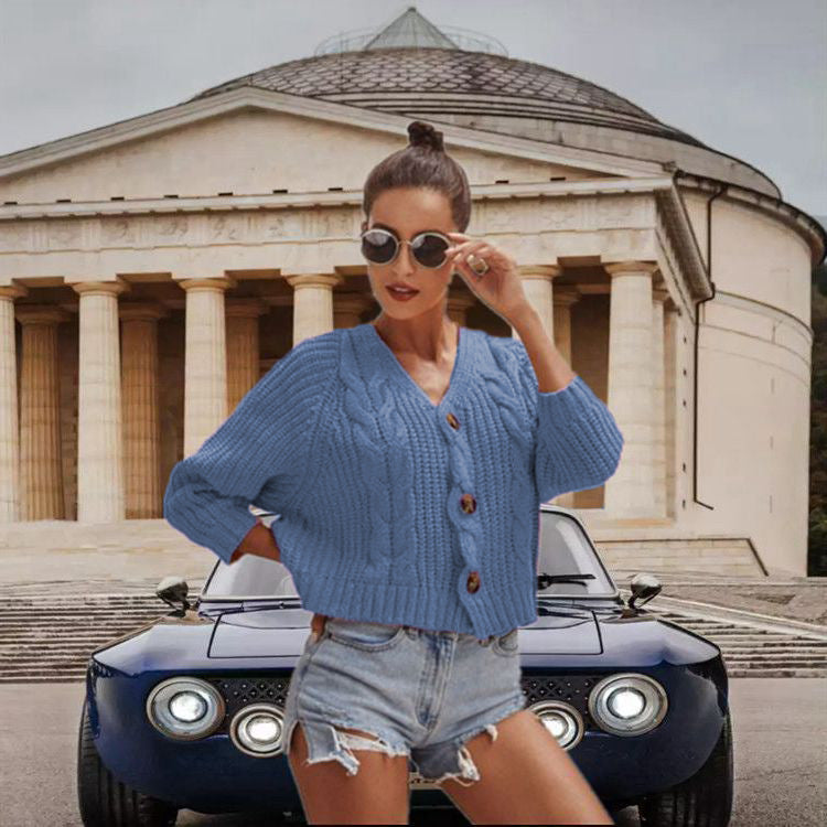 Chunky knit jacket for women with elegant button details and a refined design Lune Londonl