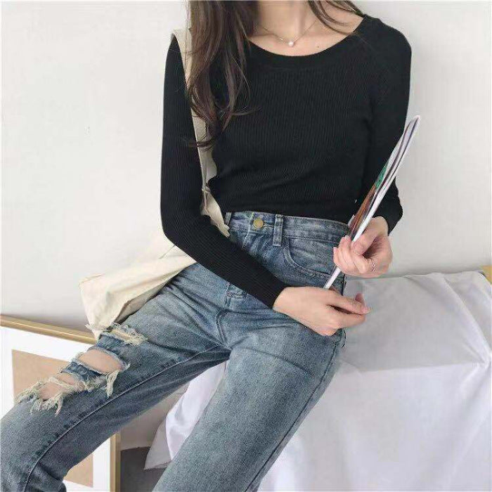 Women elegantly cut long sleeve top made of ribbed knit Lune London