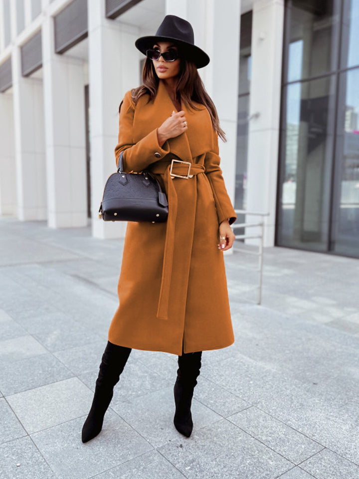 Elegant coat for women with wide lapels and adjustable belt Lune London