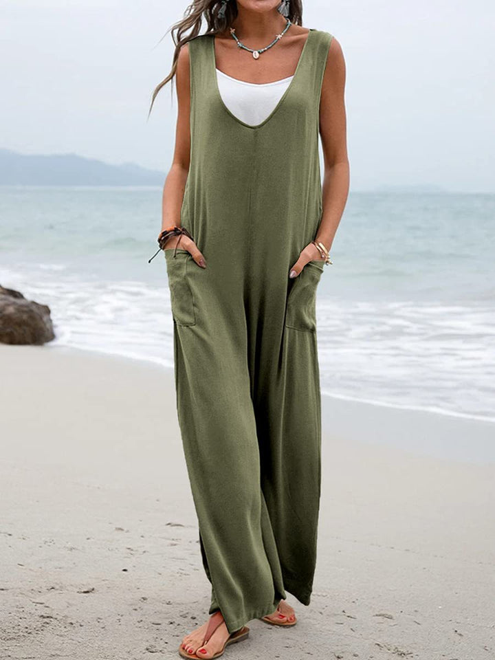 Casual jumpsuit for women with practical side pockets Lune London