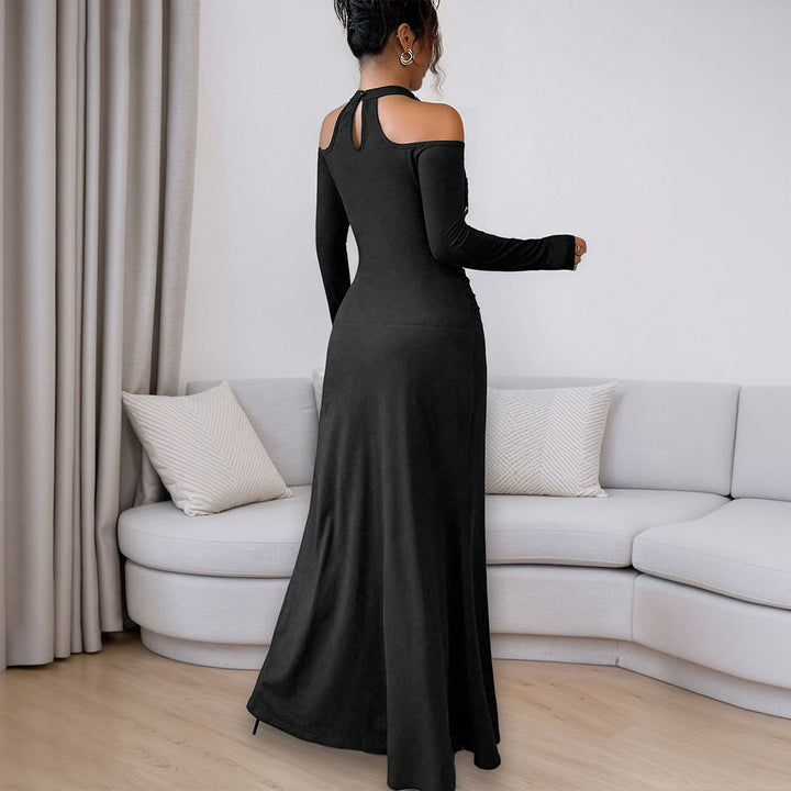 Robe de soirée ajustée pour femmes avec design à bretelles dénudées et accents floraux Chic & Stil
