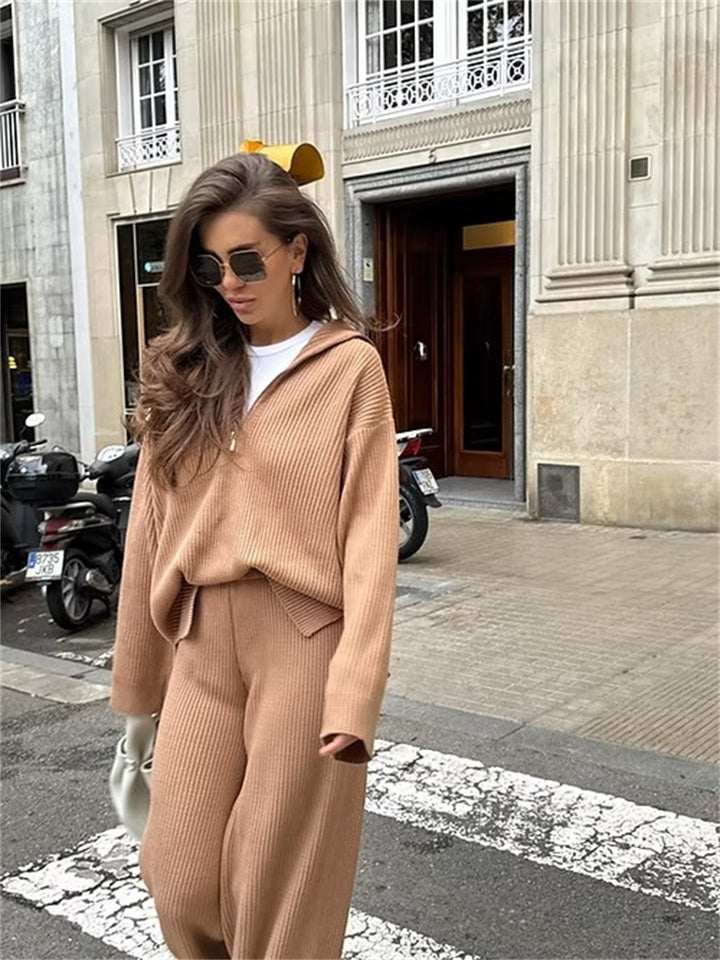 Comfortable knitted loungewear set for women with hood and wide legs Lune London